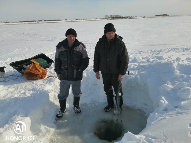 В Омской области на озере Ик некоторые рыболовы не хотят соблюдать Правила рыболовства