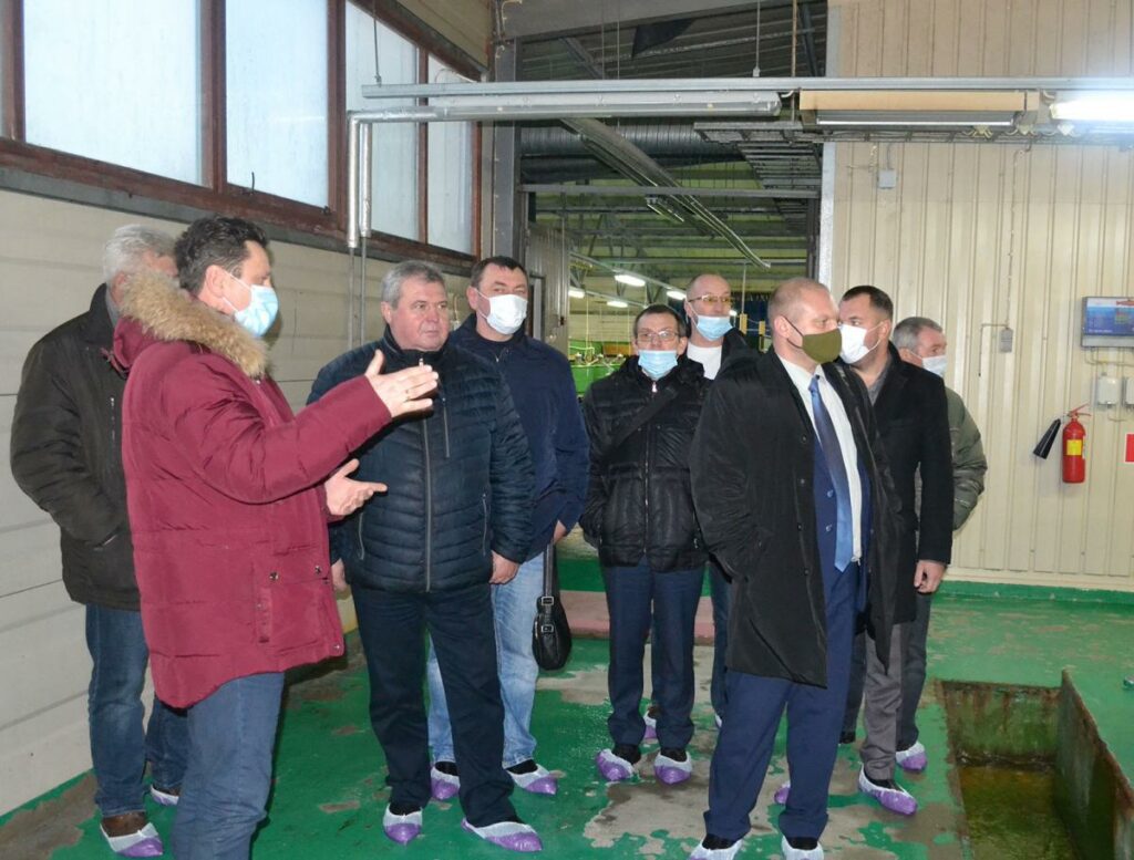 Сотрудники региональных отделов Северо-Западного территориального управления побывали с экскурсией на Невском рыбоводном заводе